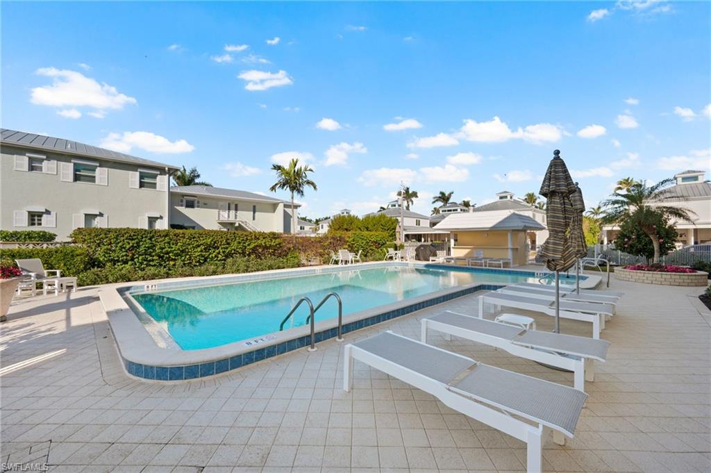 COLONNADE CLUB - Residential Lease