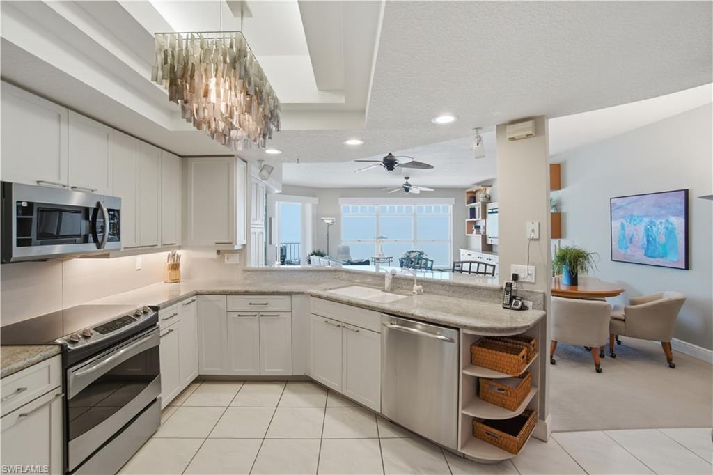 BAREFOOT BEACH CLUB - Residential