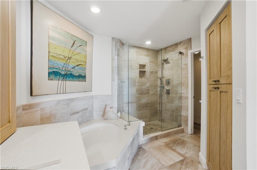 BAREFOOT BEACH CLUB - Residential