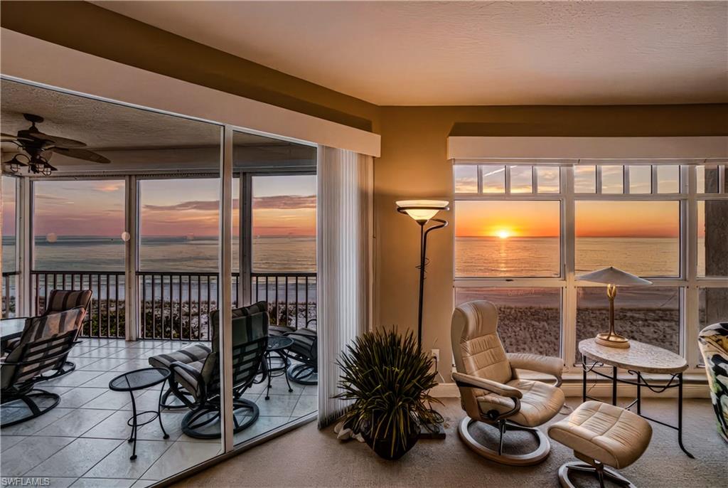 BAREFOOT BEACH CLUB - Residential