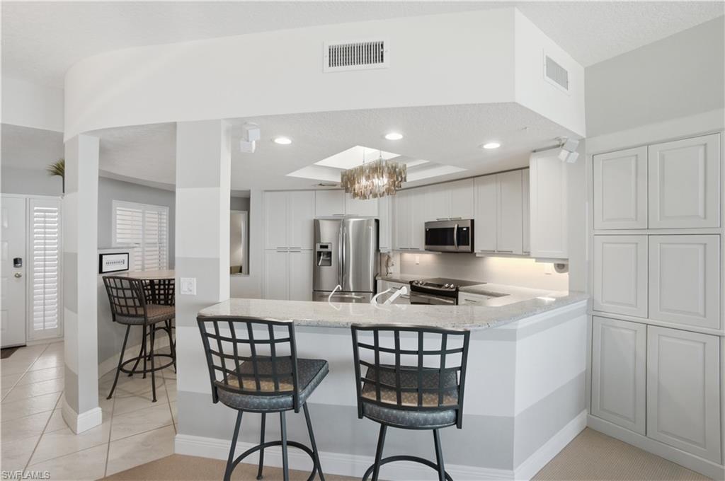 BAREFOOT BEACH CLUB - Residential