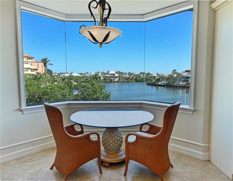 BAREFOOT BEACH - Residential