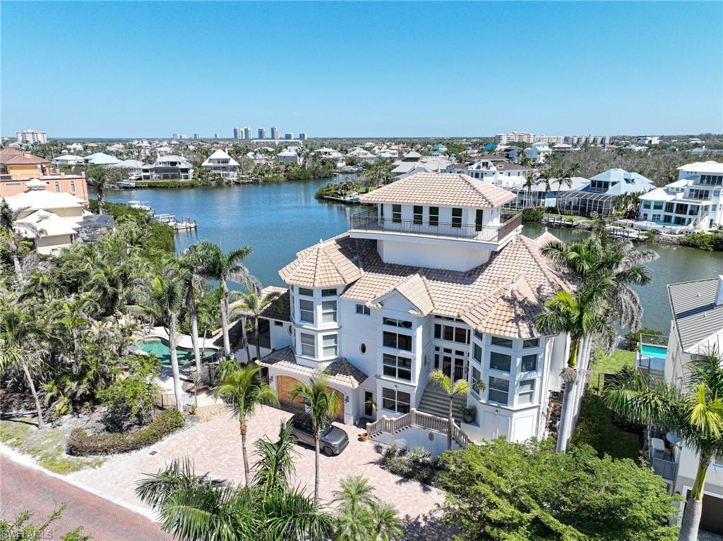 BAREFOOT BEACH - Residential