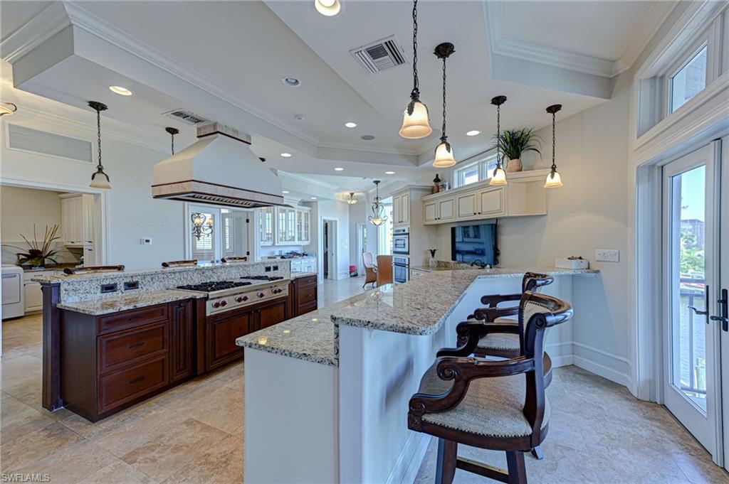 BAREFOOT BEACH - Residential