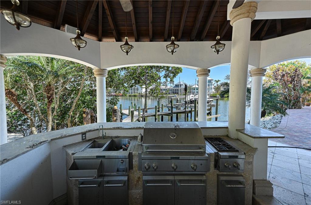 BAREFOOT BEACH - Residential