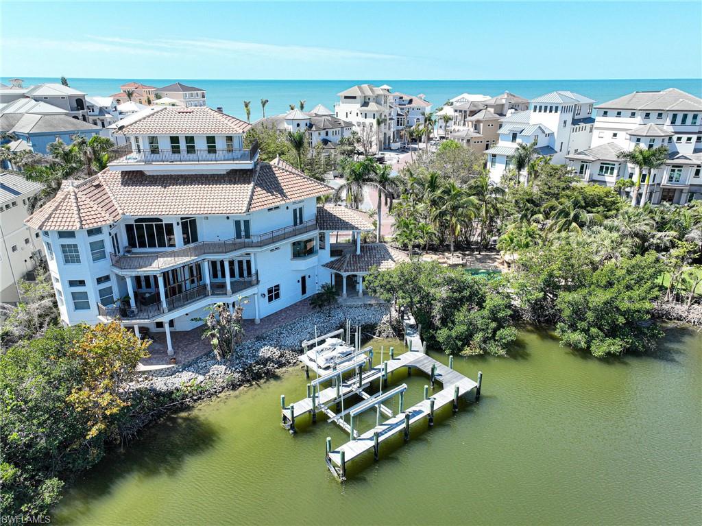 BAREFOOT BEACH - Residential