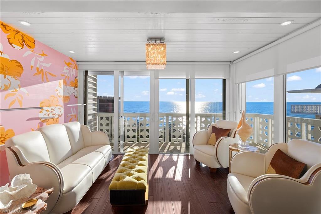 REGENCY TOWERS - Residential