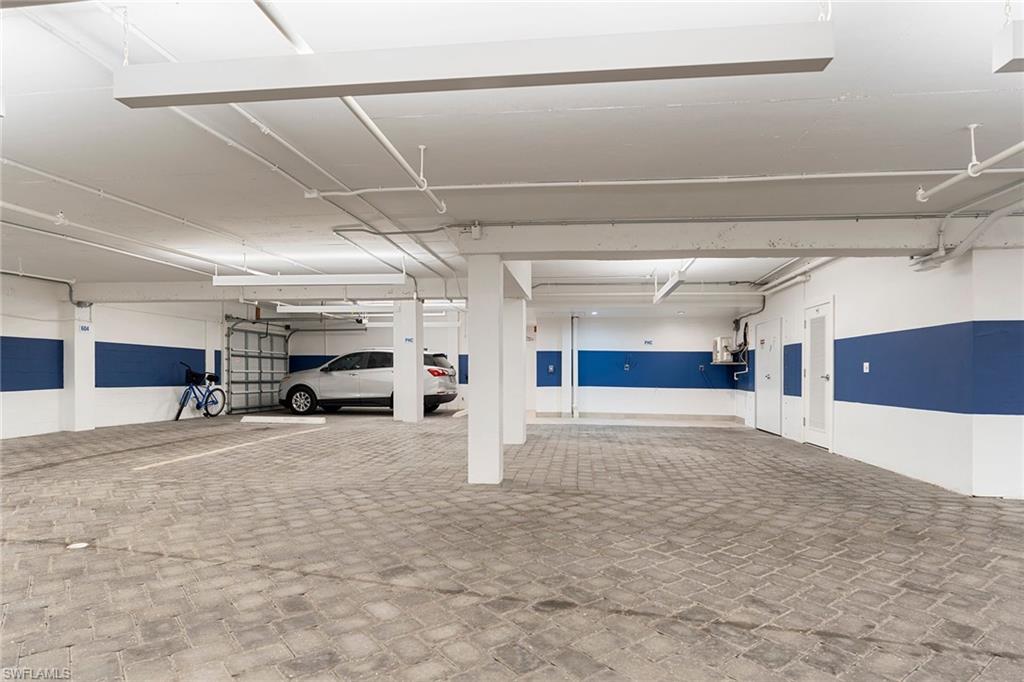 REGENCY TOWERS - Residential