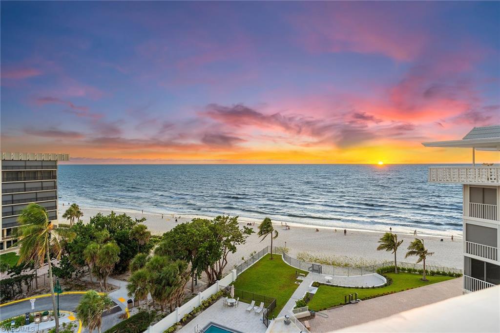 REGENCY TOWERS - Residential