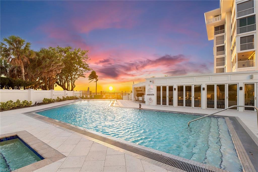 REGENCY TOWERS - Residential