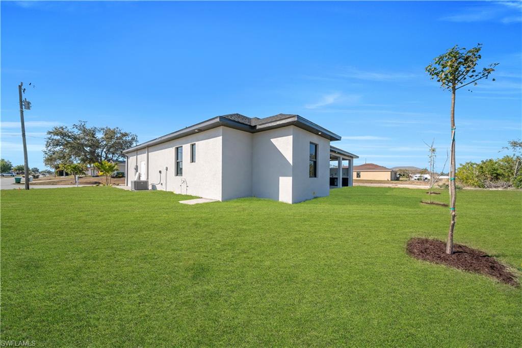 CAPE CORAL - Residential