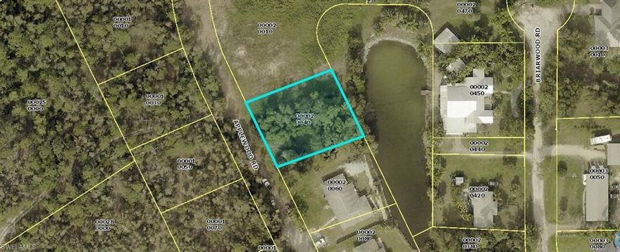 GREAT LOT IN NORTH FORT MYERS, CALL TODAY!