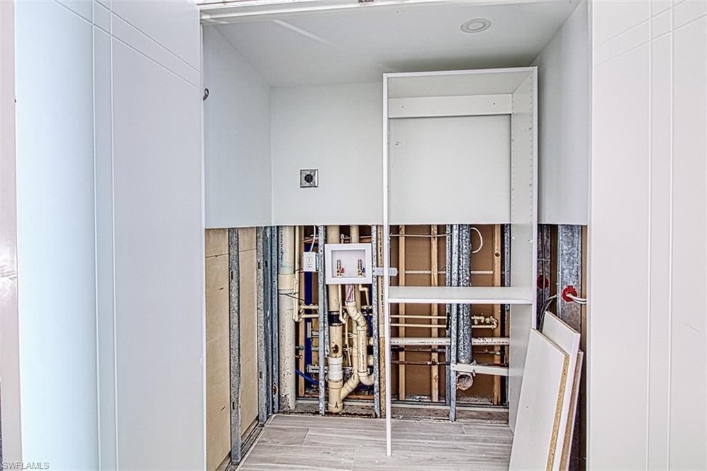 ATRIUM CONDO - Residential