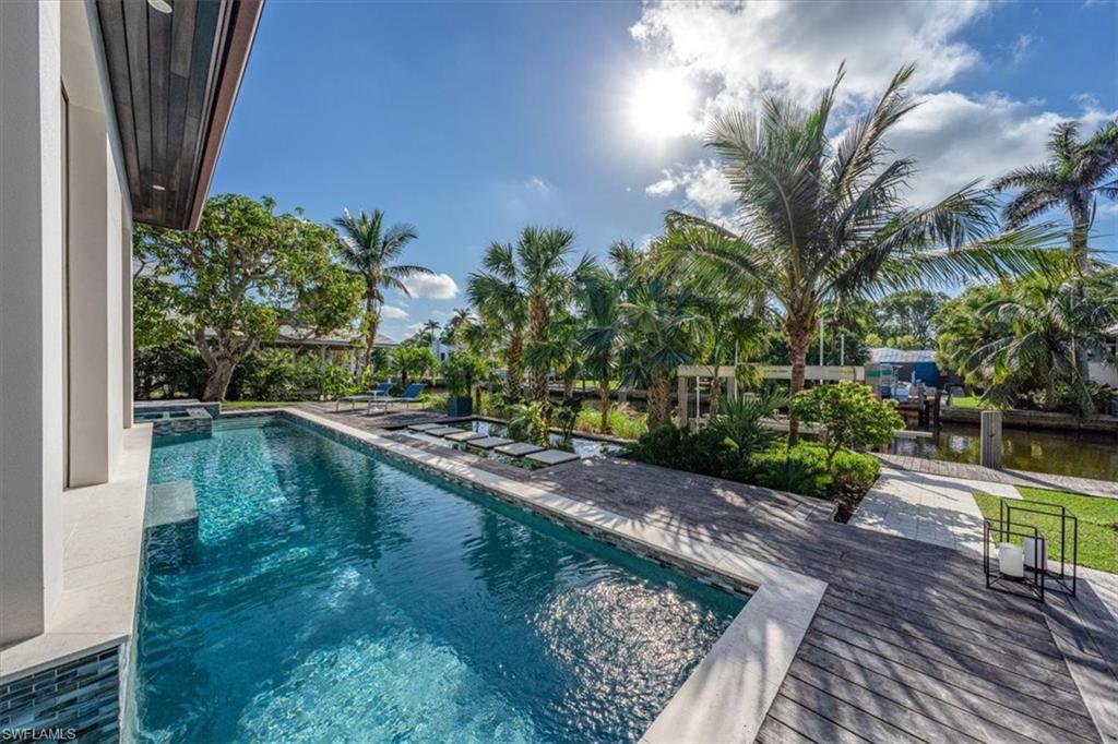 AQUALANE SHORES - Residential