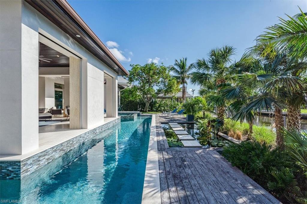 AQUALANE SHORES - Residential