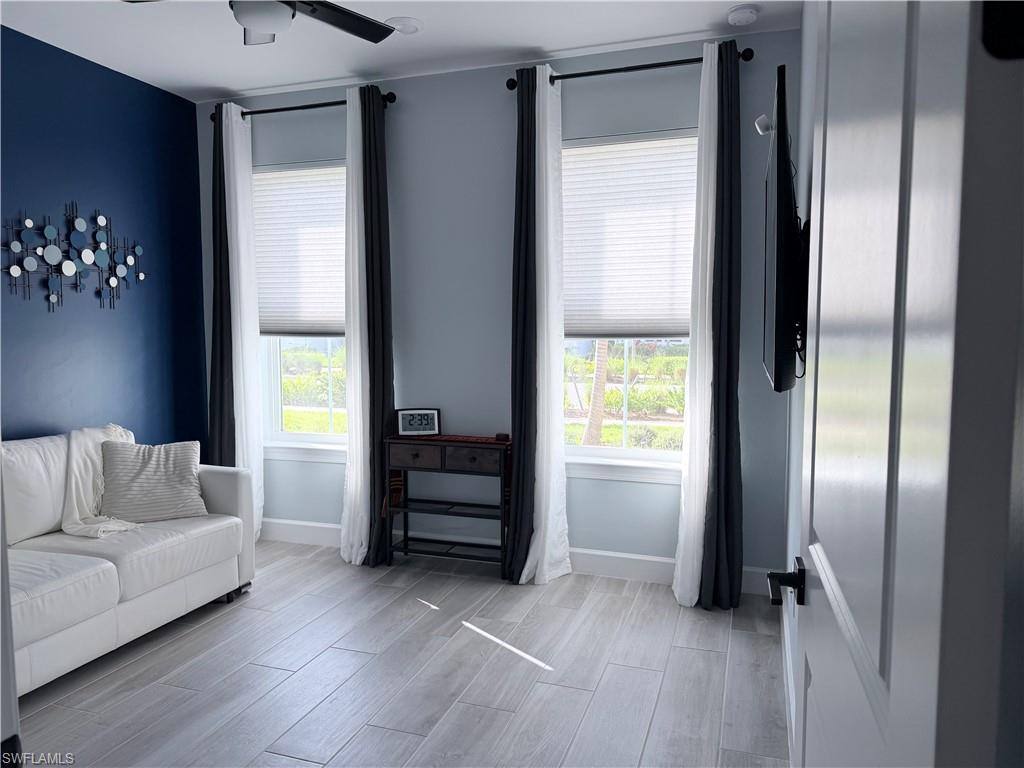 NORTHRIDGE - Residential