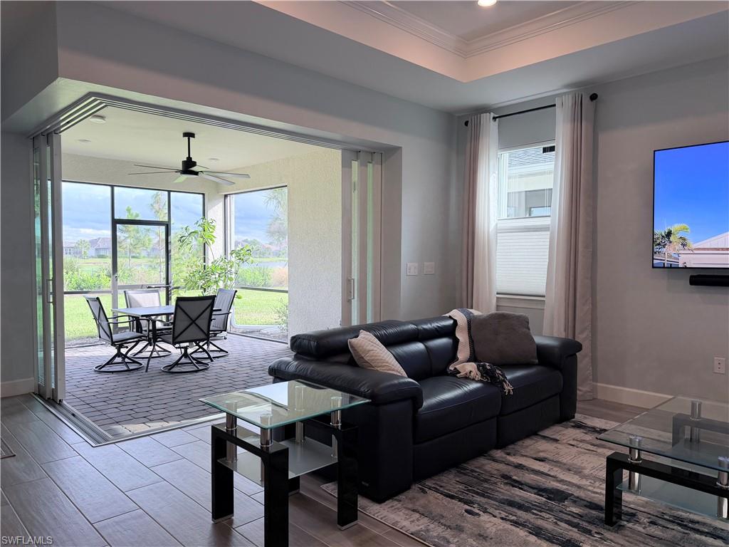 NORTHRIDGE - Residential