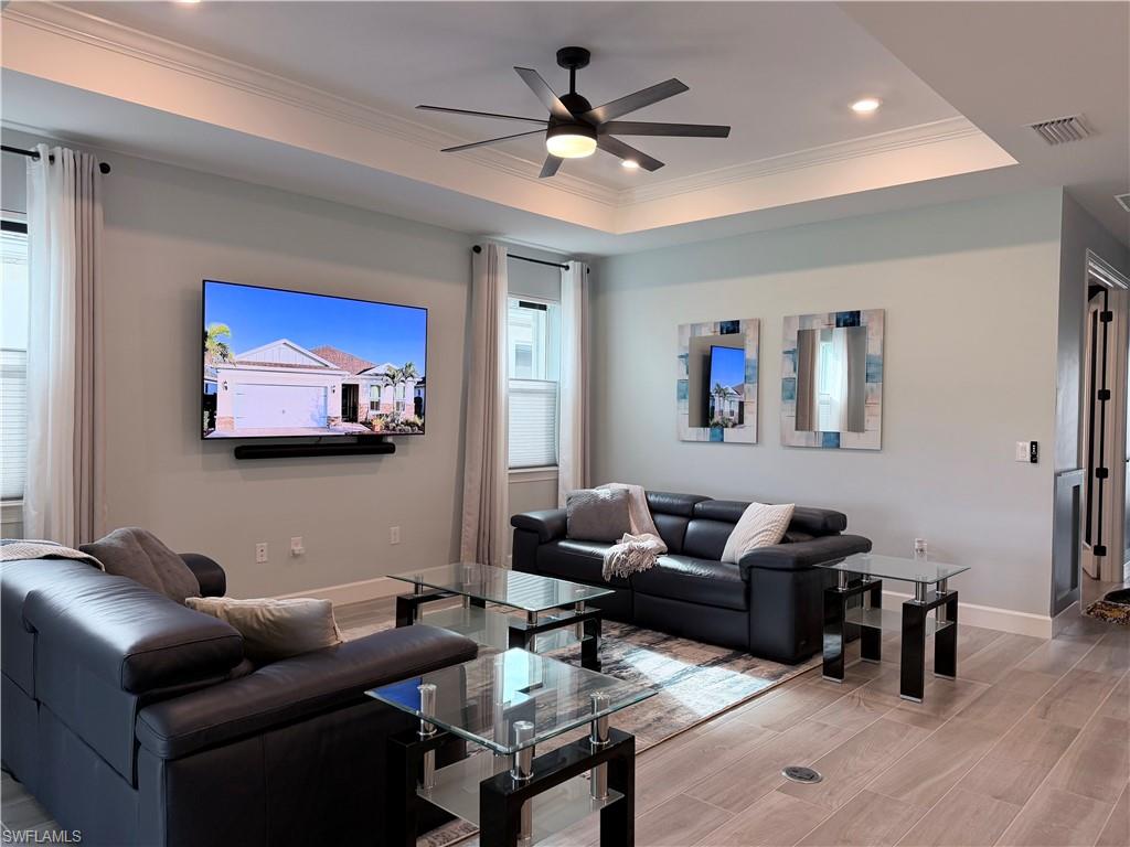 NORTHRIDGE - Residential