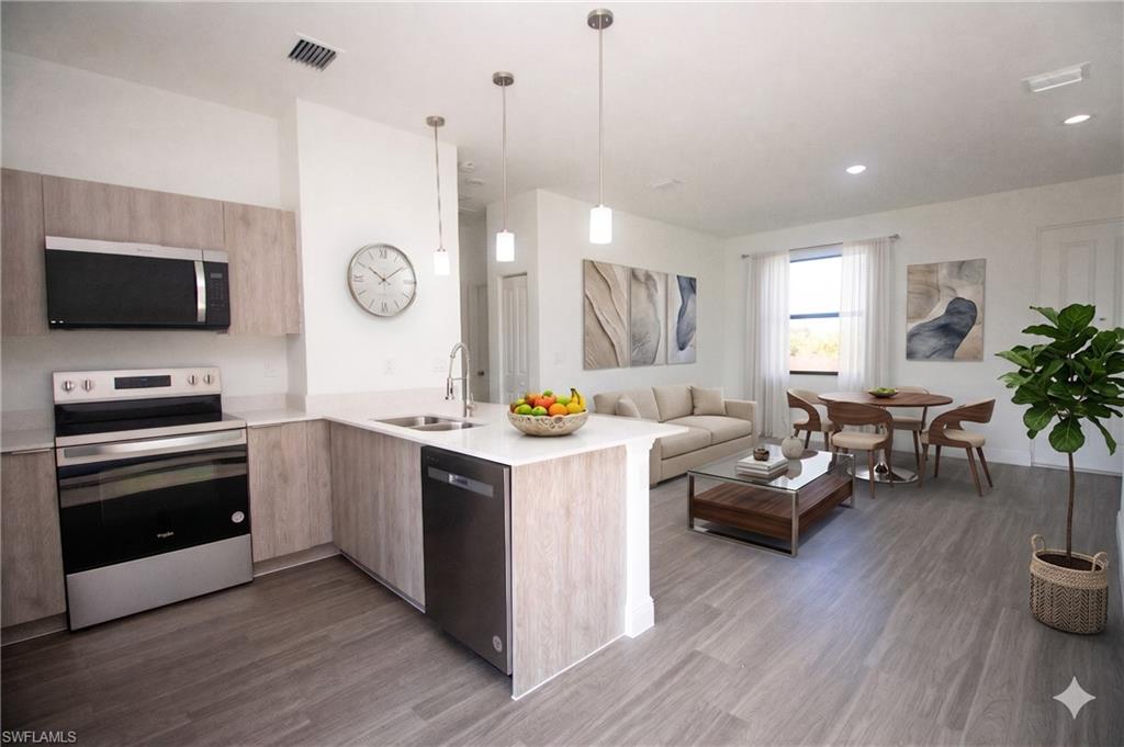 PORT LABELLE - Residential Lease