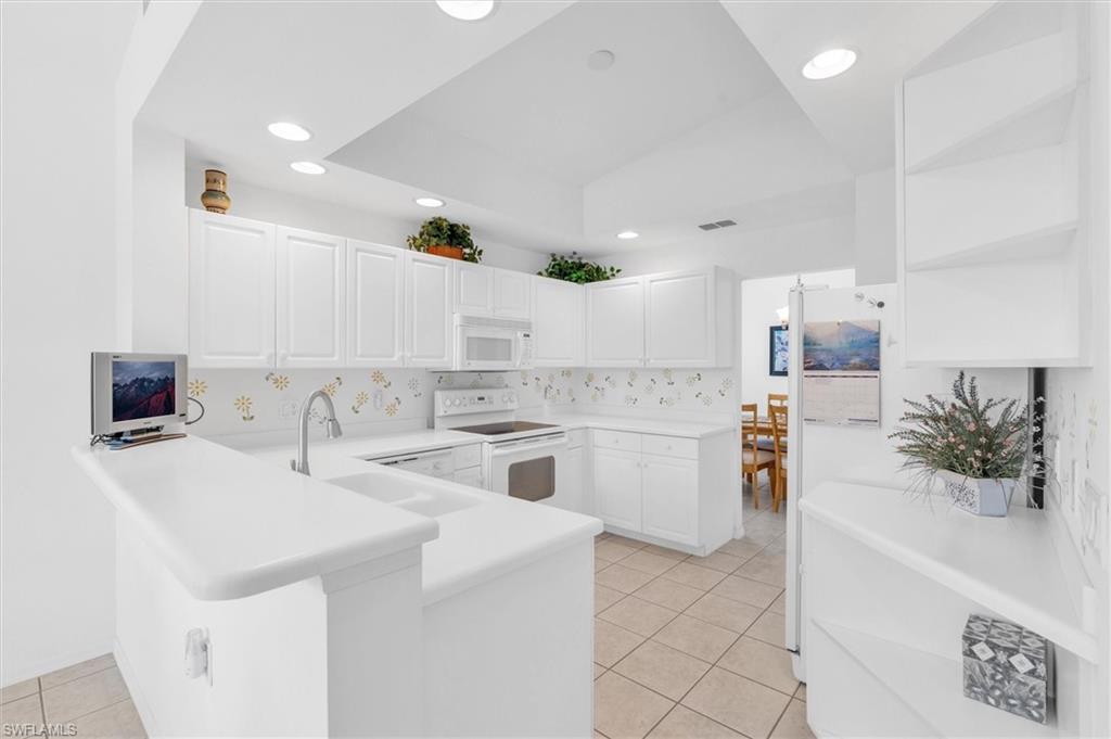 GRAND CYPRESS III - Residential