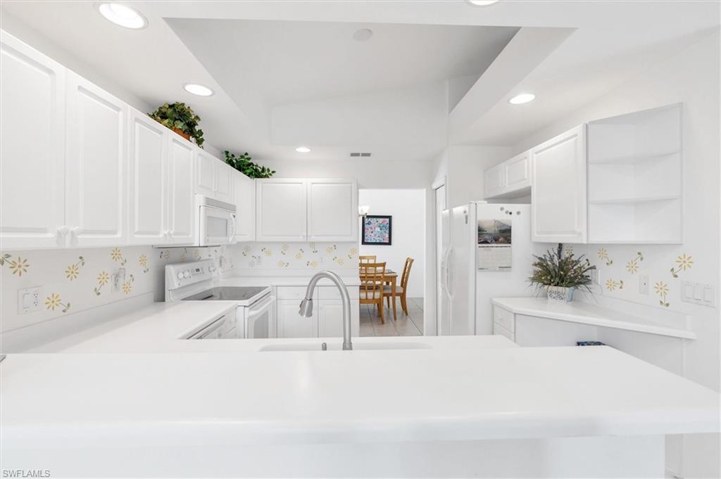 GRAND CYPRESS III - Residential