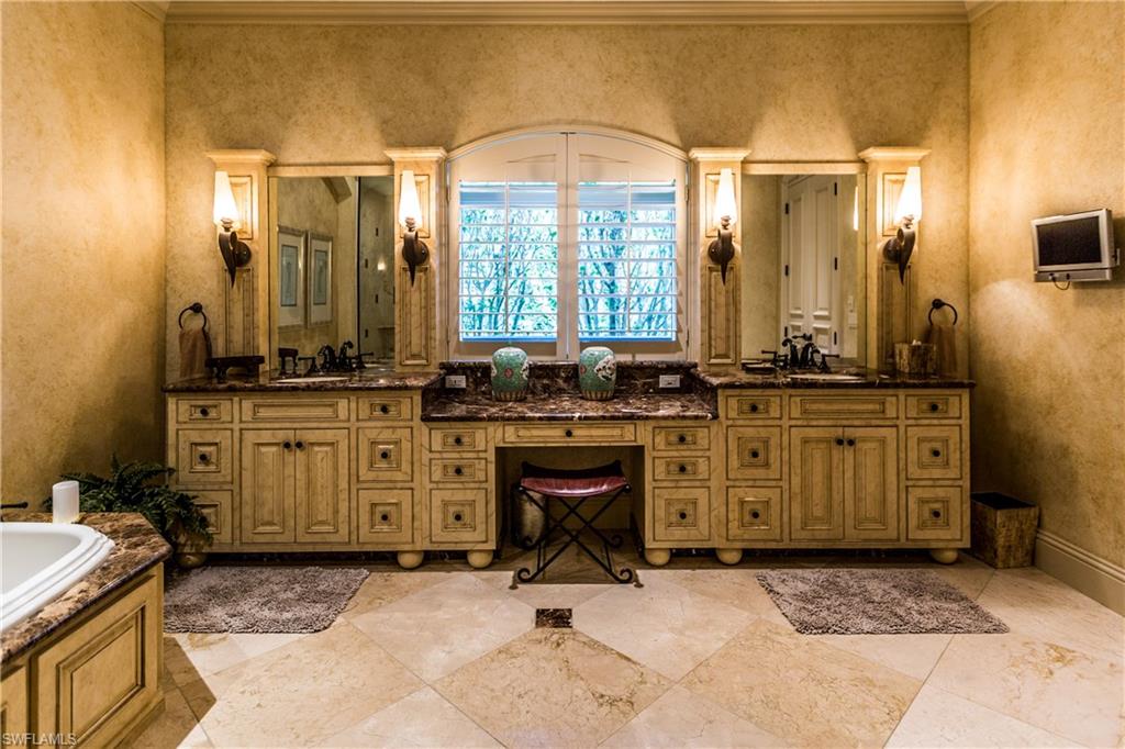 AQUALANE SHORES - Residential