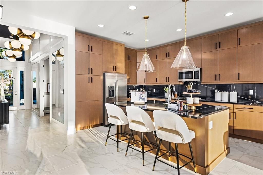 Photo of 2550 Kingfisher DR, NAPLES, FL 34112 (MLS # 226015537)