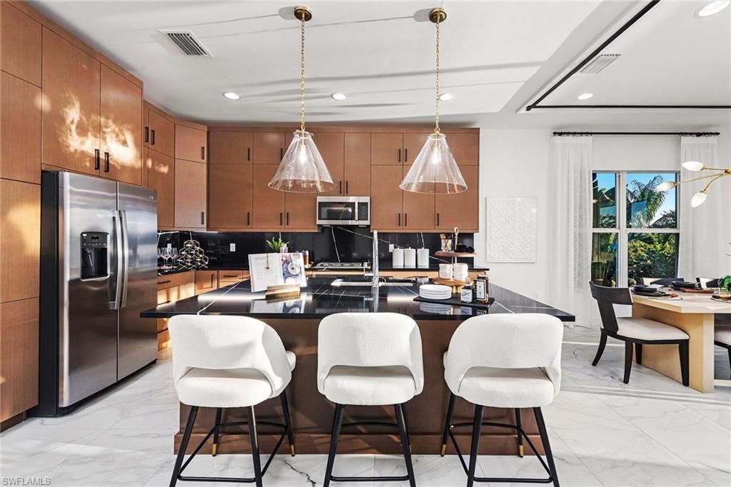 Photo of 2550 Kingfisher DR, NAPLES, FL 34112 (MLS # 226015537)
