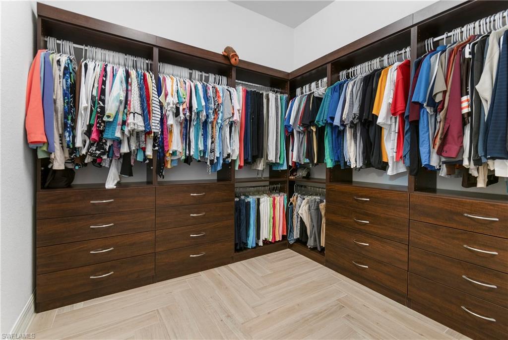 REFLECTION ISLES - Residential