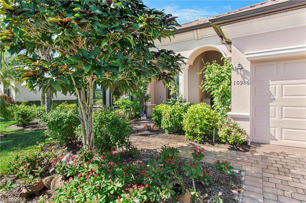 REFLECTION ISLES - Residential