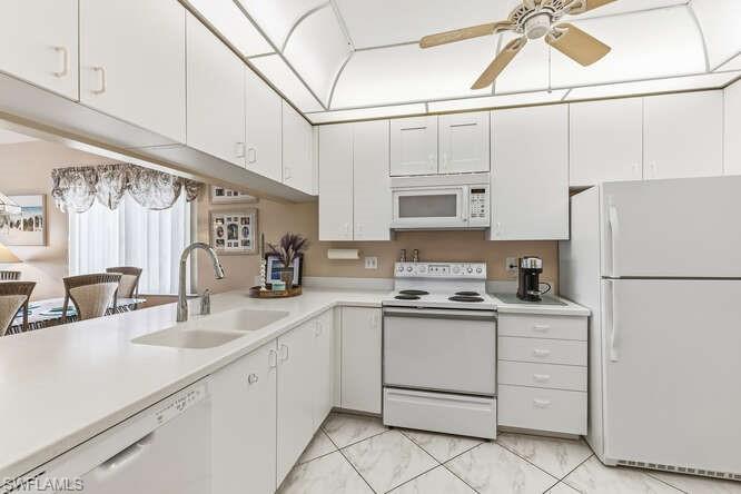 GOLFVIEW GOLF & RACQUET CLUB - Residential