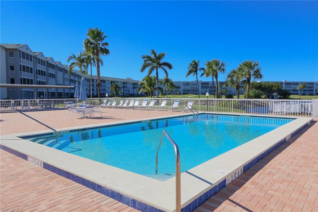 GOLFVIEW GOLF & RACQUET CLUB - Residential