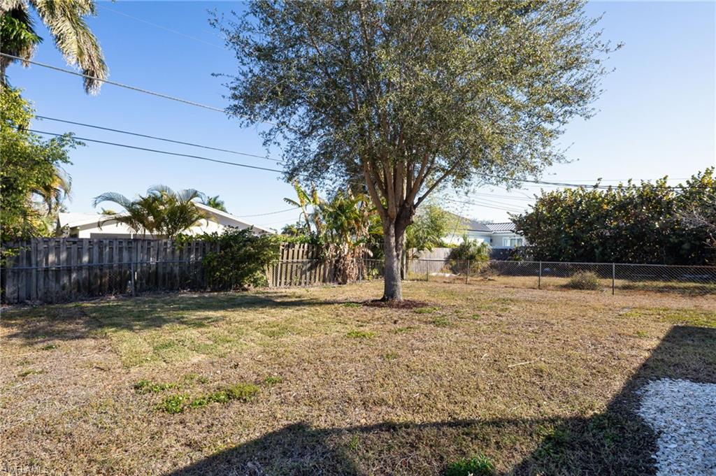 NAPLES PARK - Residential