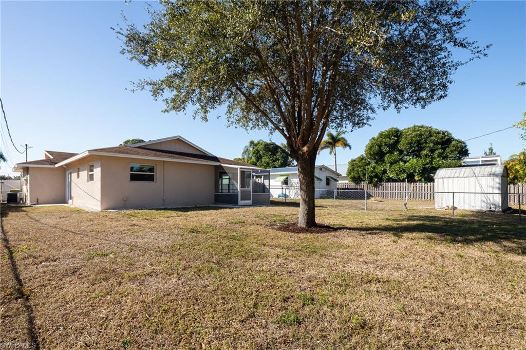 NAPLES PARK - Residential