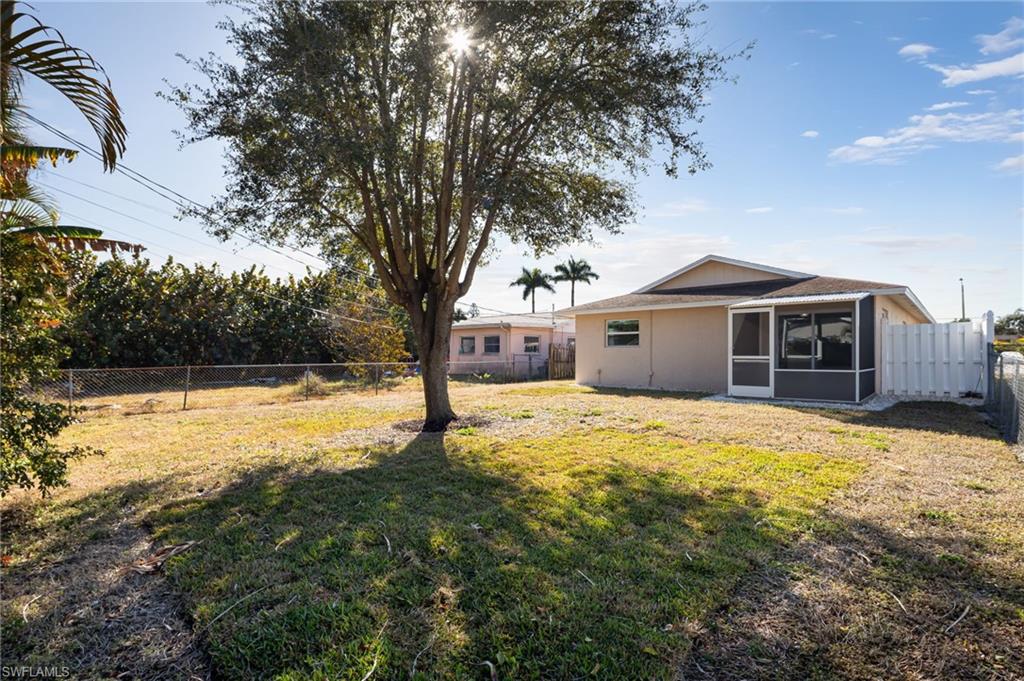 NAPLES PARK - Residential