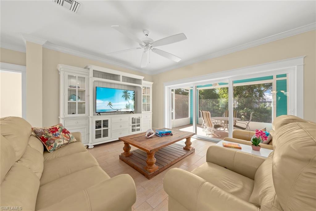 CHARLOTTE SHORES - Residential