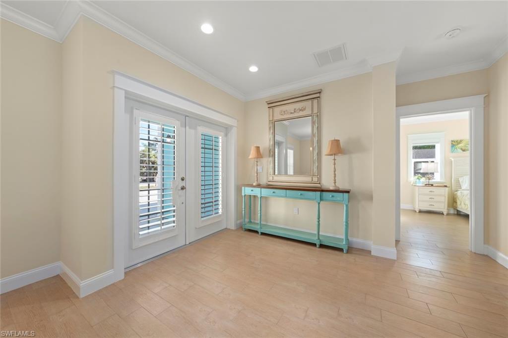 CHARLOTTE SHORES - Residential