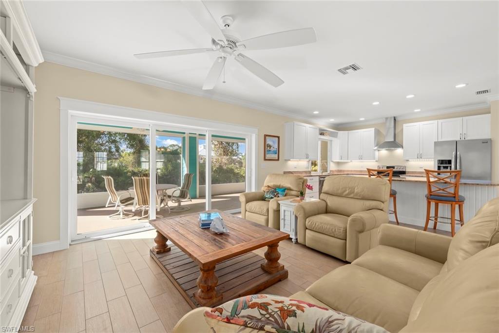 CHARLOTTE SHORES - Residential