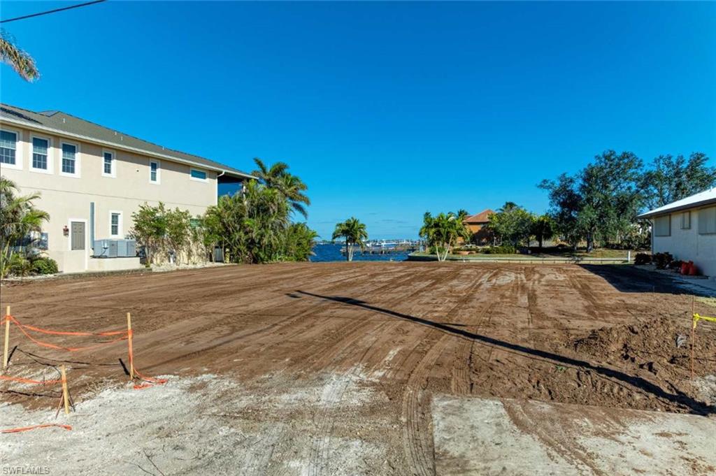 PUNTA GORDA ISLES - Land