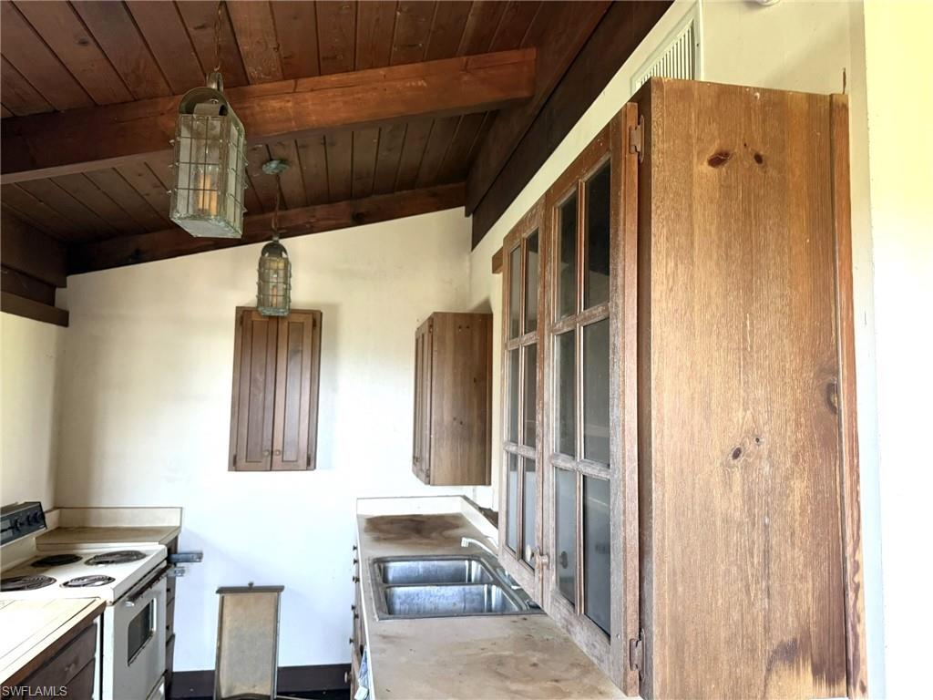 JOSES HIDEAWAY - Residential