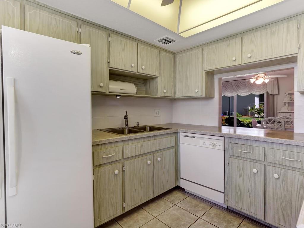 GLADES COUNTRY CLUB - Residential