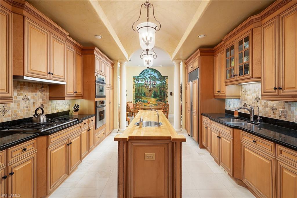 NORMAN ESTATES AT TIBURON - Residential