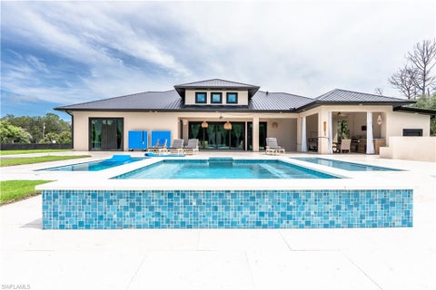 Photo of 300 Montura AVE, CLEWISTON, FL 33440 (MLS # 226029378)