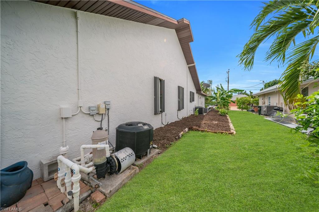 CAPE CORAL - Residential