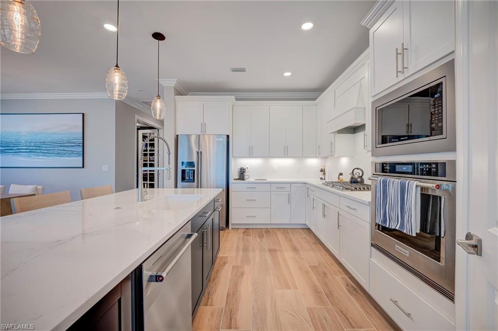 EDGEWATER SHORES - Residential