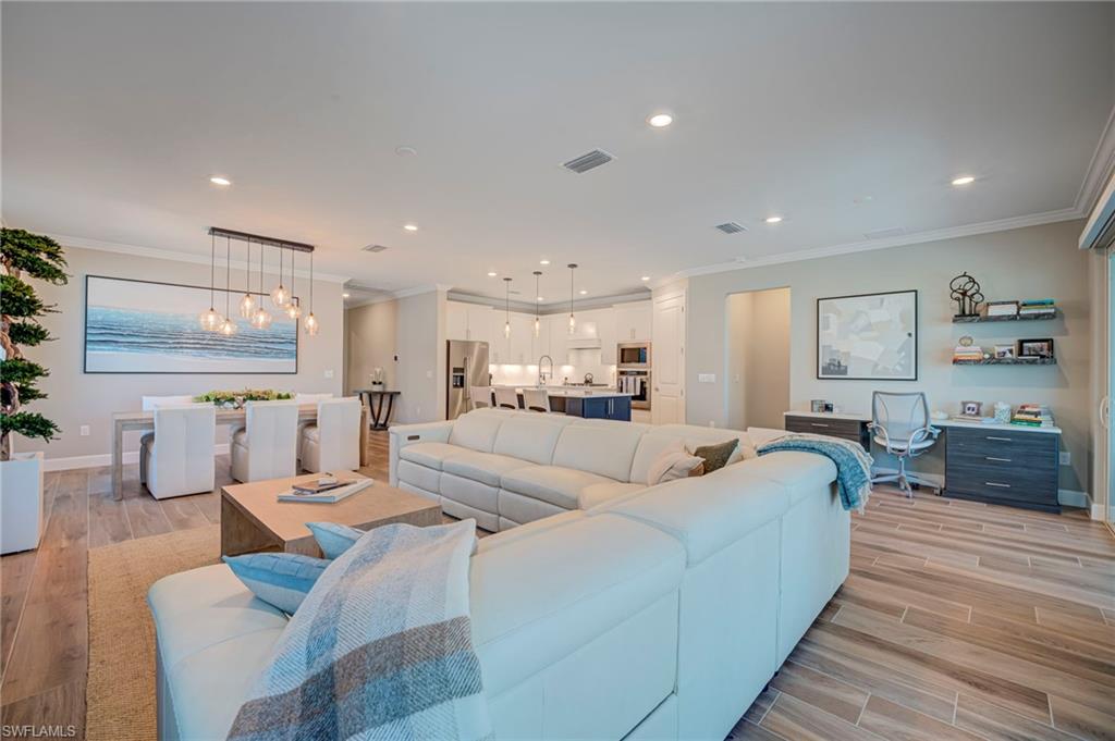 EDGEWATER SHORES - Residential