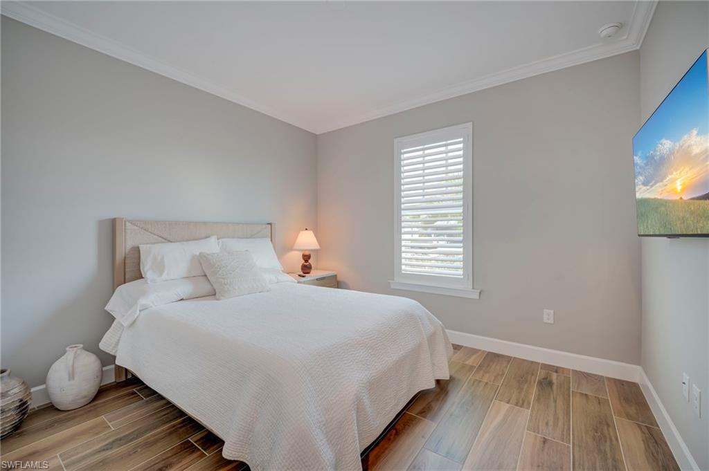 EDGEWATER SHORES - Residential