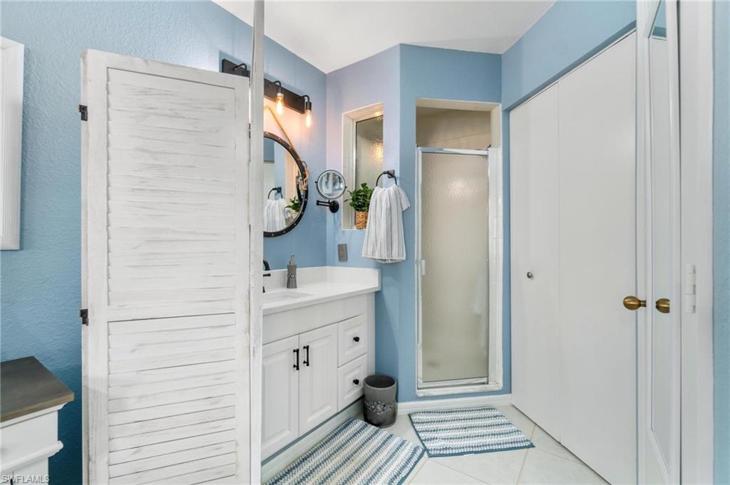 VENETIAN PALMS - Residential