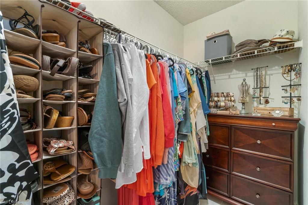 VENETIAN PALMS - Residential