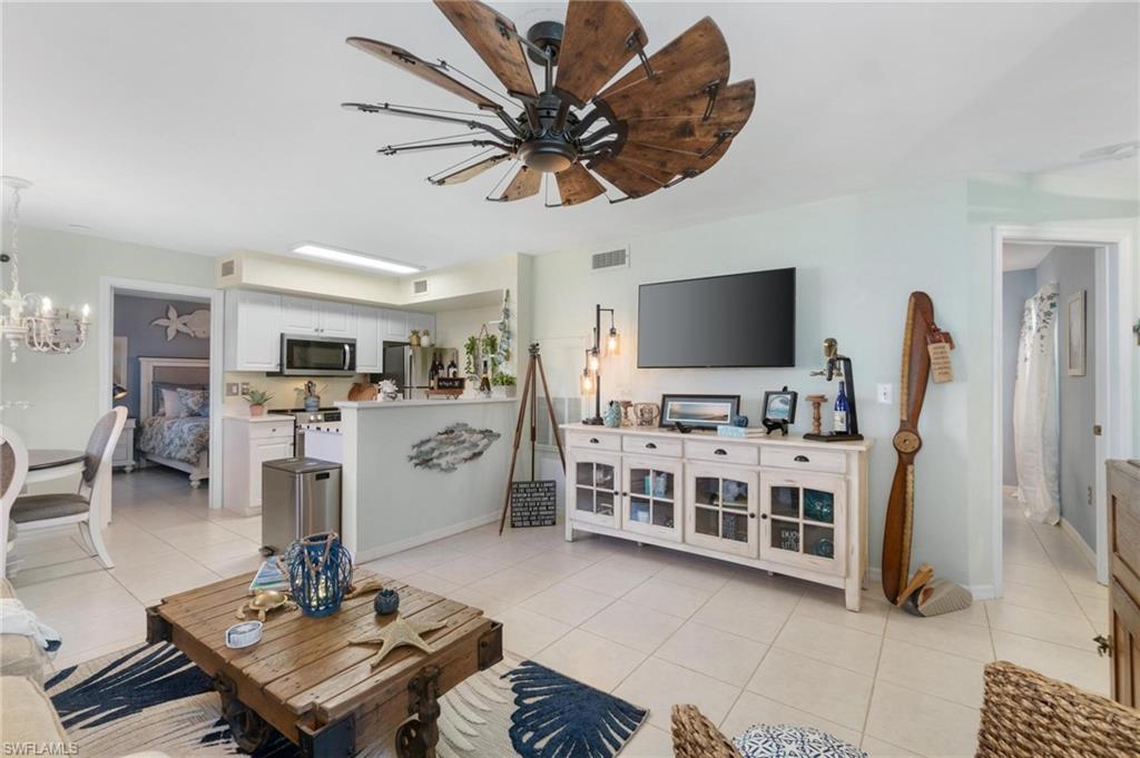 VENETIAN PALMS - Residential